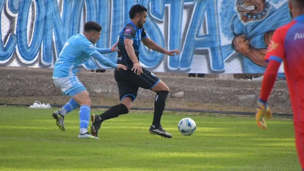 Era triunfo y al Ciudad se le escapó al final en Mendoza